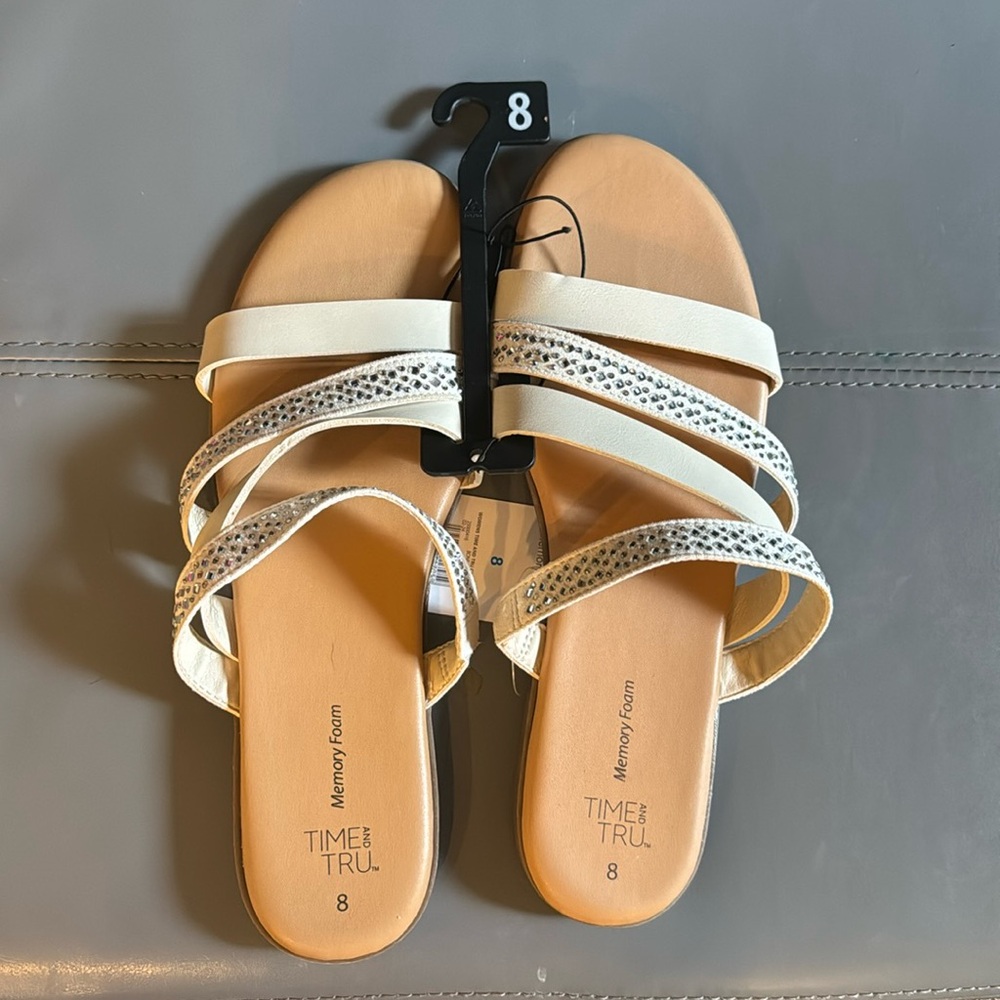 Woman’s size 8 slides
